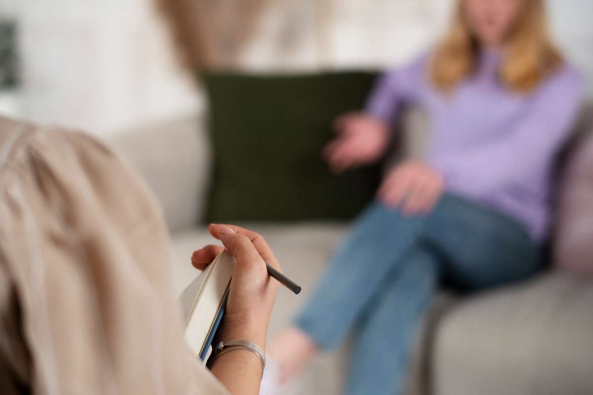 A girl having a therapy session to relieve stress.